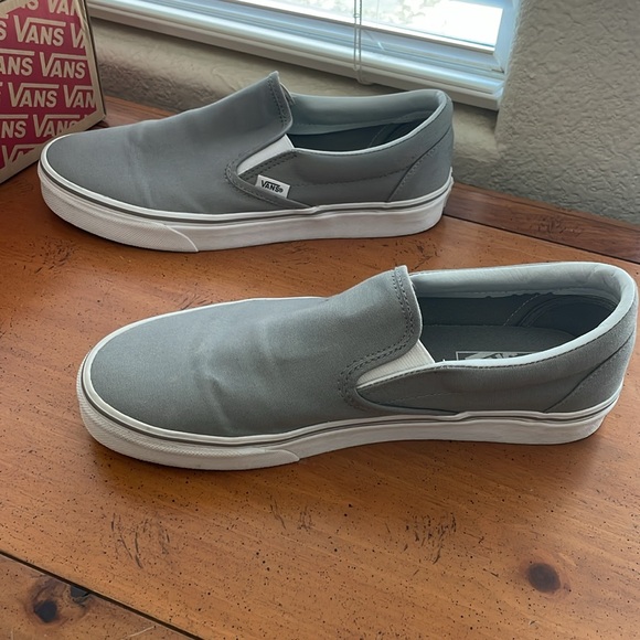 Vans - Women’s Classic Slip-On - Picture 8 of 11